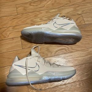 Lebron low 17 easter size 10